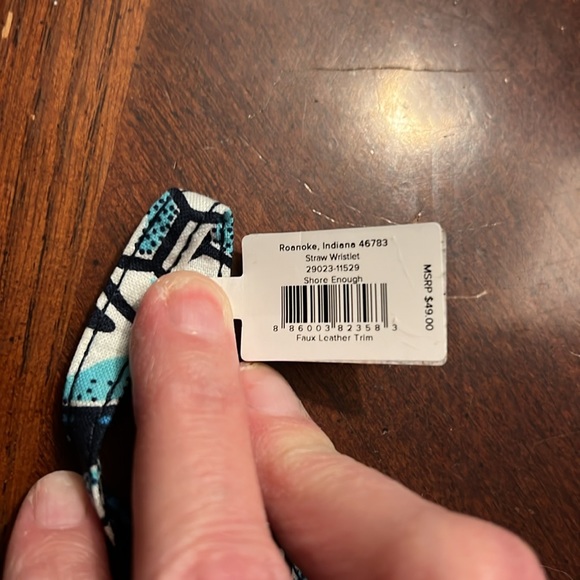 NWT VERA BRADLEY WRISTLET - Picture 2 of 5